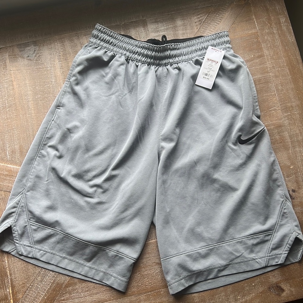 NIKE DRI FIT BASKETBALL SHORTS MEDIUM